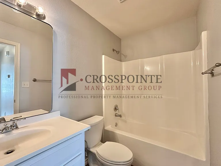 8713 Mansion Creek Cir — Photo 24