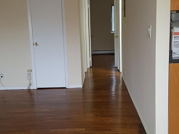 5th image of 16 Waldron Ave APT 12A