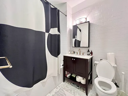 Rented by Hagstrom Management Inc | media 11