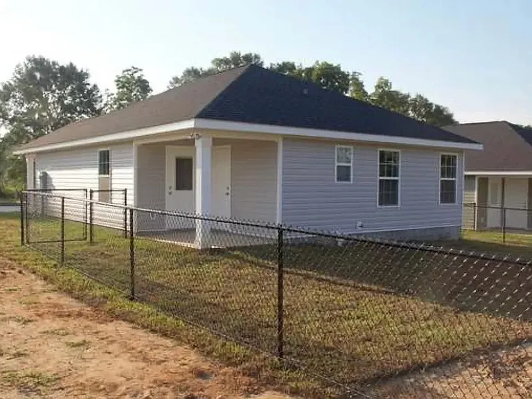 2292 Middleton Rd — Photo 2