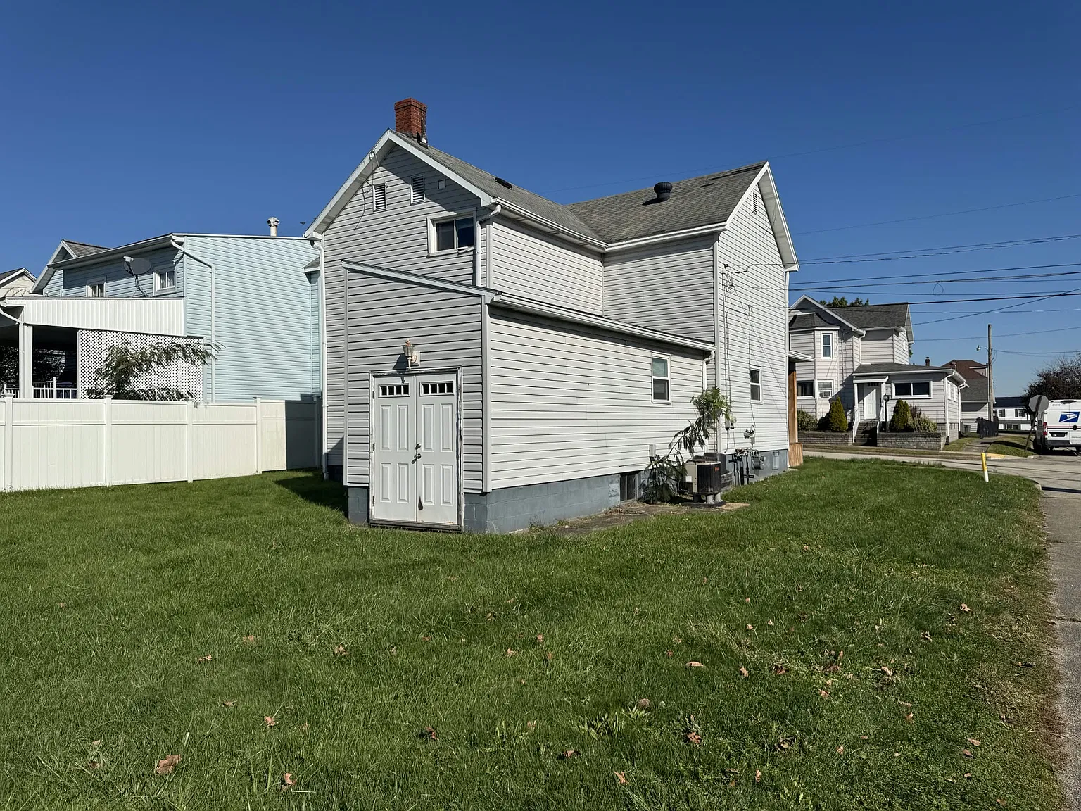 3 bed, 1728 sqft, $1,200 — Photo 2