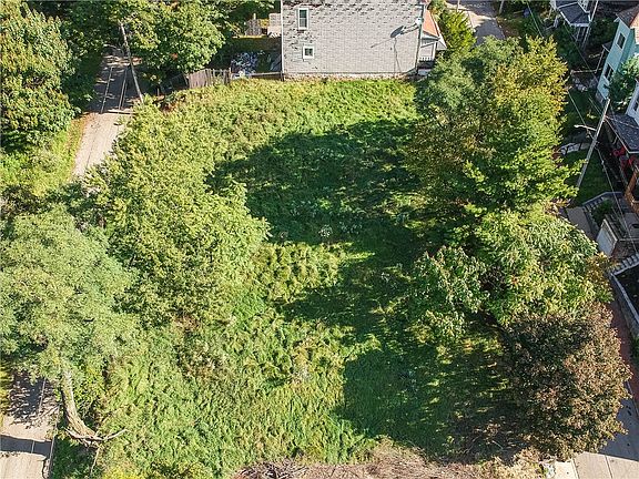 2nd image of 3921 Vinceton St