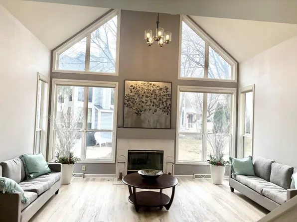 14223 West Waters WAY, New Berlin, WI 53151