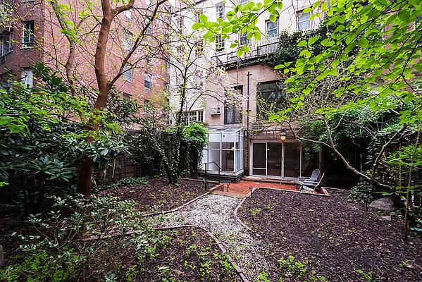 Rented by CORE | media 8