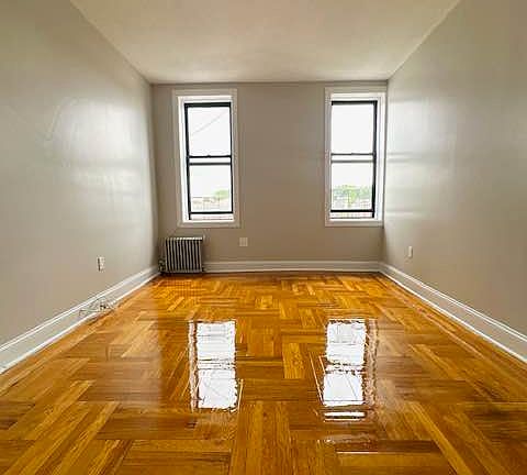 3rd image of 133 Seaman Ave APT 4A