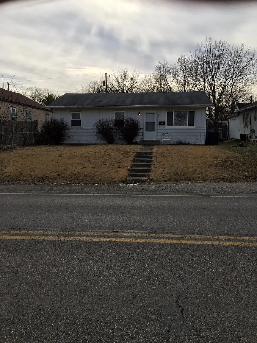 2117 Ferris Rd photo 1