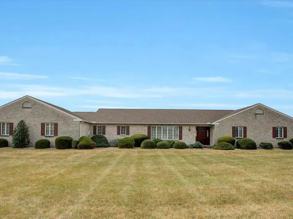 674 Lohman Ave, Greencastle, PA 17225