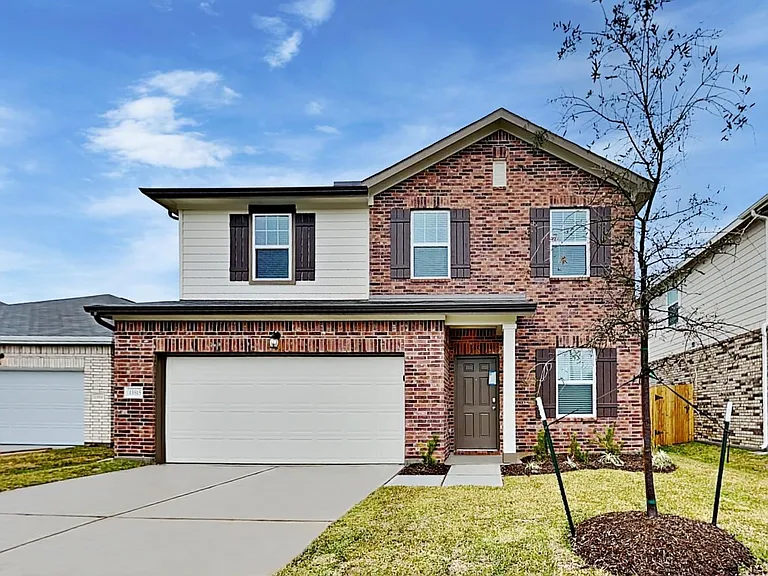 13515 Kinsman Rd — Photo 1