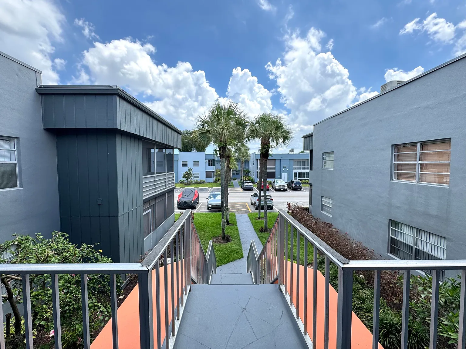 2 bed, 2.0 bath, 907 sqft, $1,400 — Photo 2