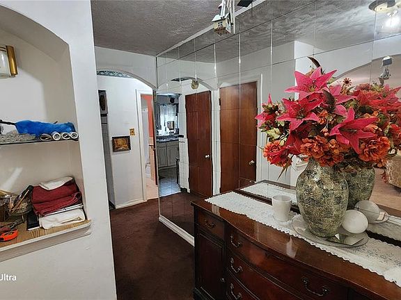 5th image of 6830 Roberts Ave