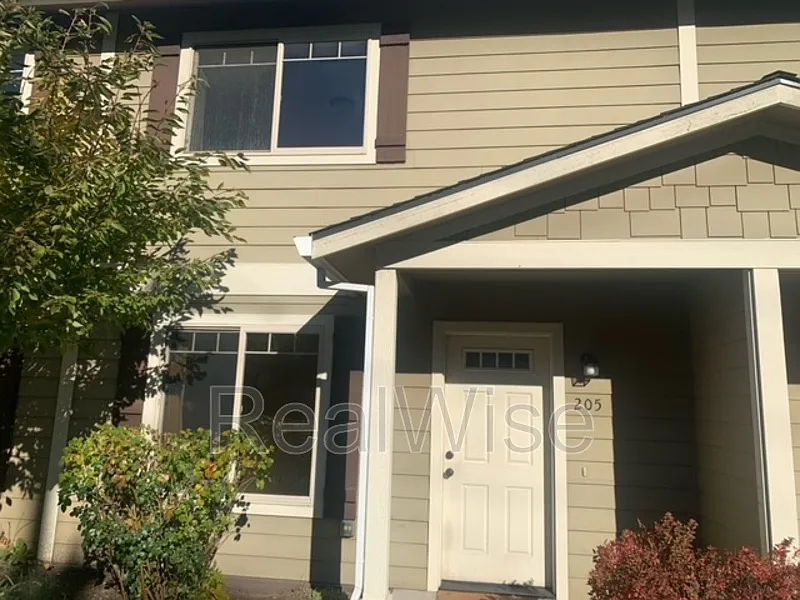 2 bed, 2.0 bath, 1026 sqft, $1,650 — Photo 1