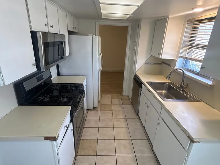 3025 Lambert Dr — Photo 14