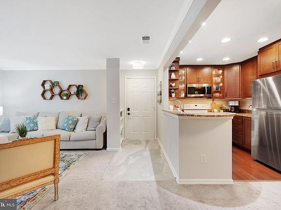 4th image of 11717 Karbon Hill Ct Unit 709B-H