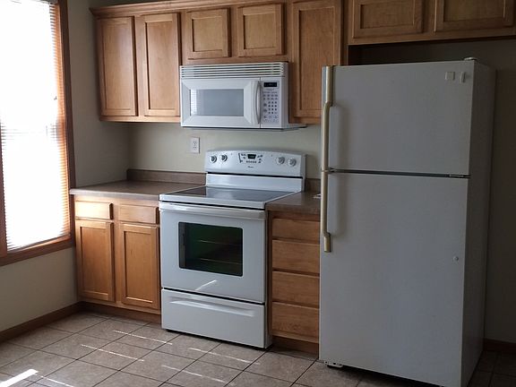 2nd image of 1611 Charles St #1611