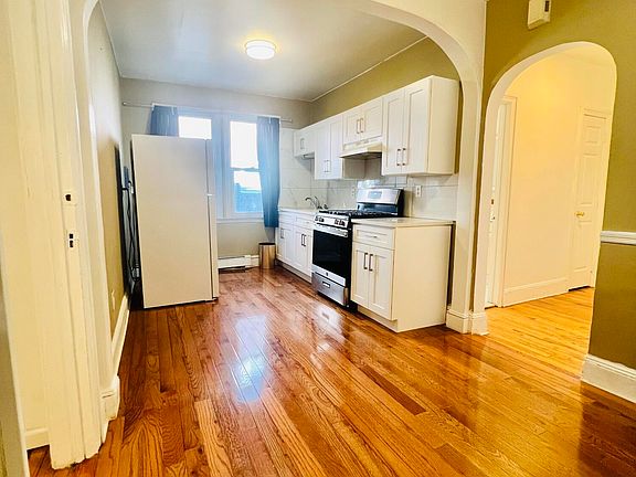 4th image of 173 Bement Ave Floor 1