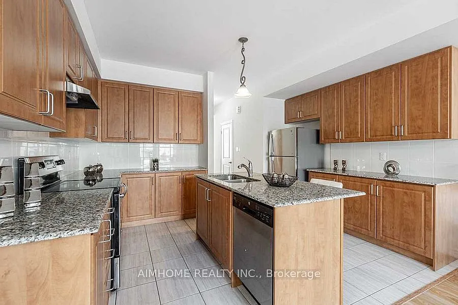 3 bed, $3,300 — Photo 4