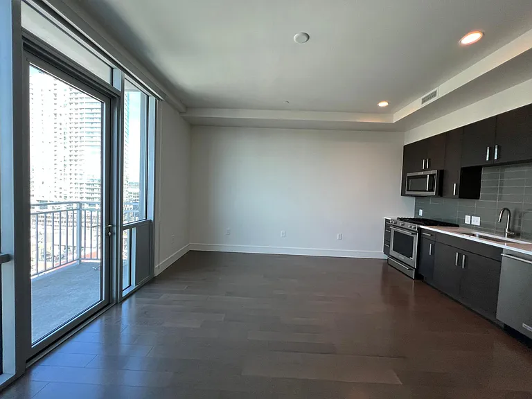 222 West Ave #1510 — Photo 7