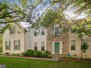 2295 Glenview Dr, Lansdale, PA 19446