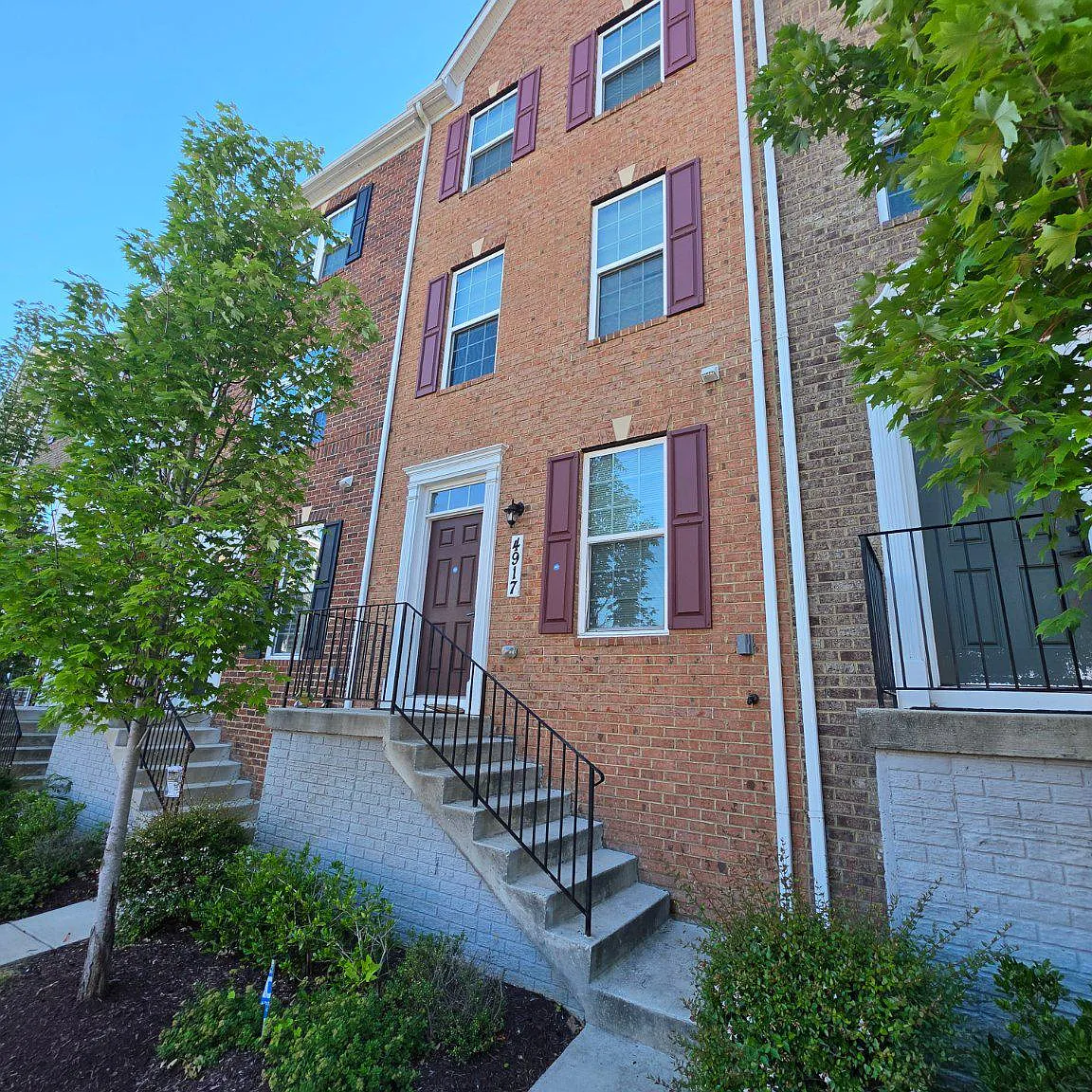 4 bed, 4.5 bath, 1980 sqft, $3,400 — Photo 1
