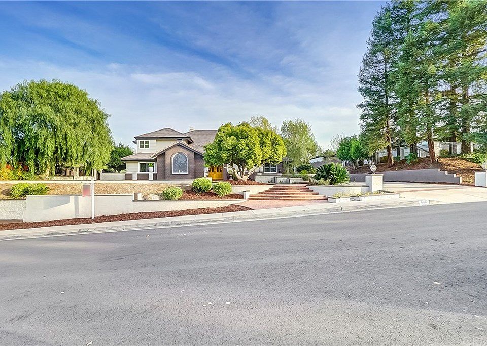 1st image of 604 Ferrari Ln