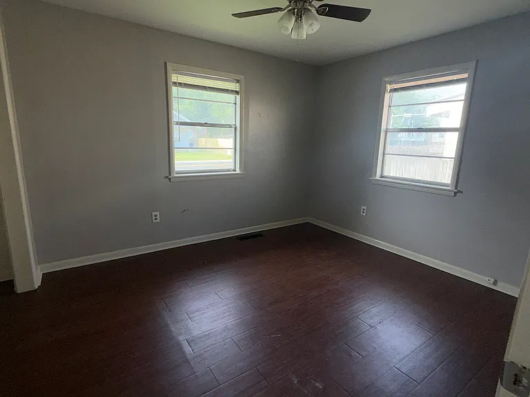1819 Robins St — Photo 10