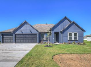 180 Davis Mountain Cv, Lockhart, TX 78644