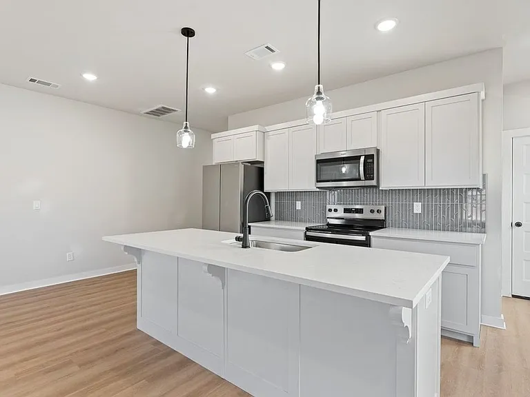 1711 Cuppett Cir — Photo 9
