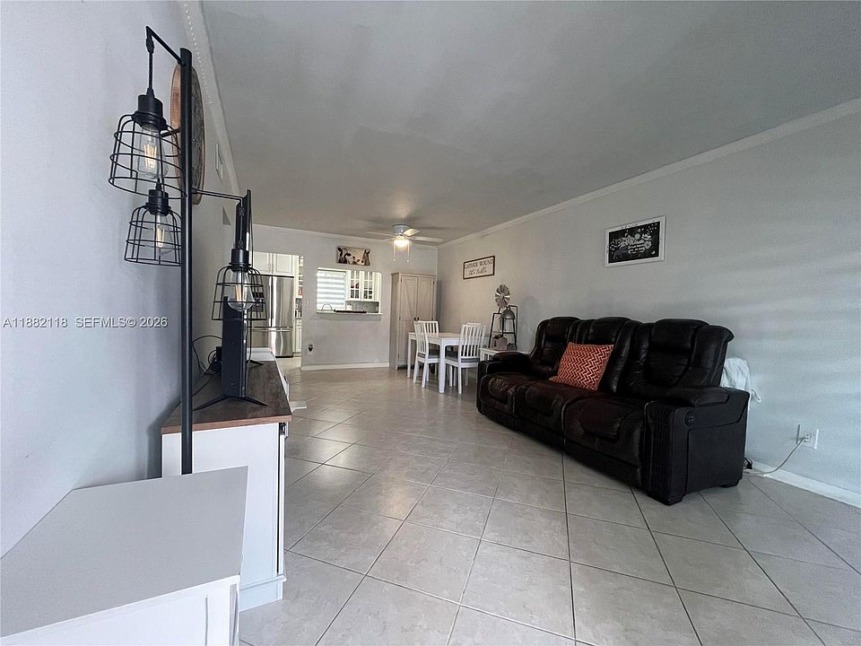 1st image of 5387 SW 40th Ave APT 103