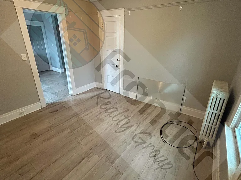 1624 Niagara St #4 — Photo 5