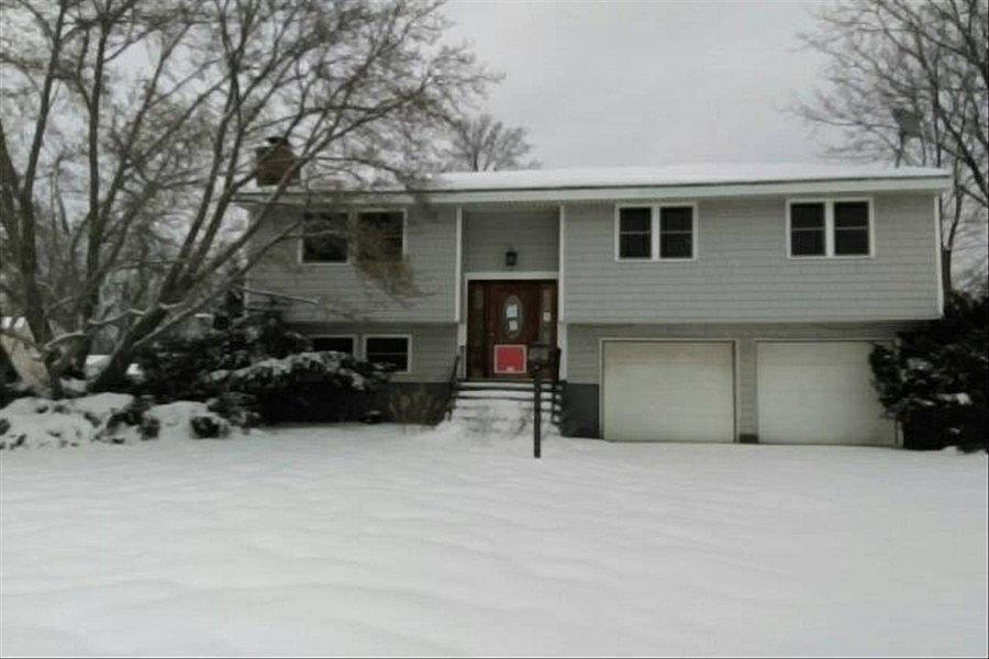 1st image of 8084 Crockett Dr
