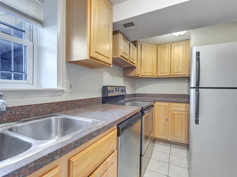 2821 R St SE #B — Photo 6