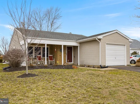 47 Chatham Pl, Southampton, NJ 08088