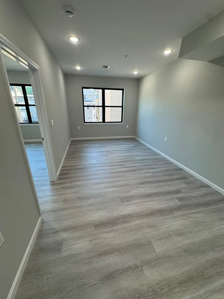 1 bed, $1,890 — Photo 3