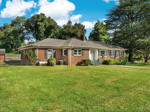 1041 E Court St, Marion, NC 28752