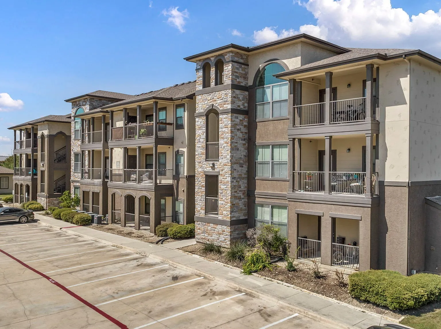 Villas at Mira Loma — Photo 4