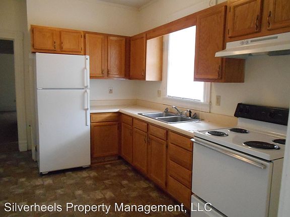 3rd image of 505 2nd St #2