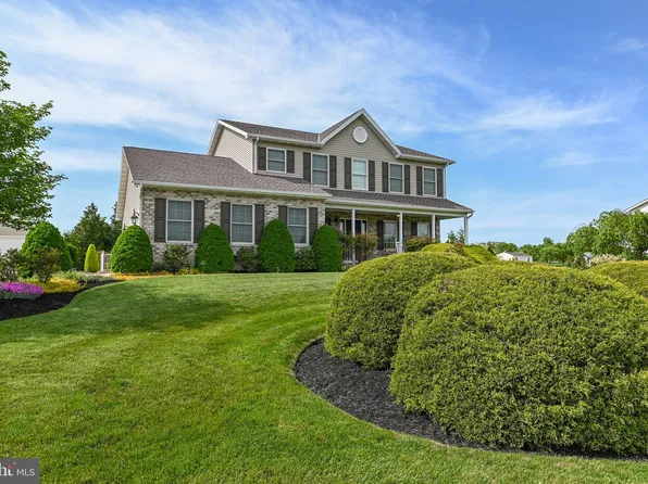 1950 Storms Store Rd, New Oxford, PA 17350