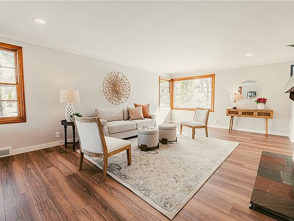 3rd image of 44 Maplehurst Rd