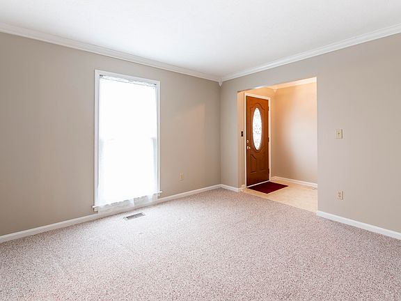 4th image of 152 Chateaugay Ct