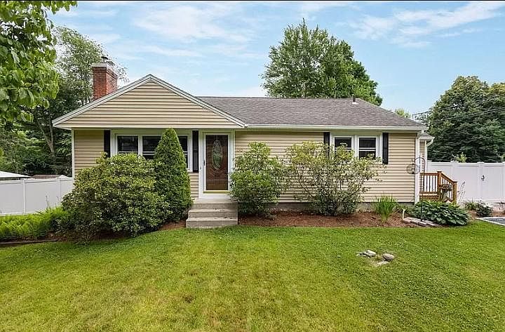 1st image of 130 Boylston Cir
