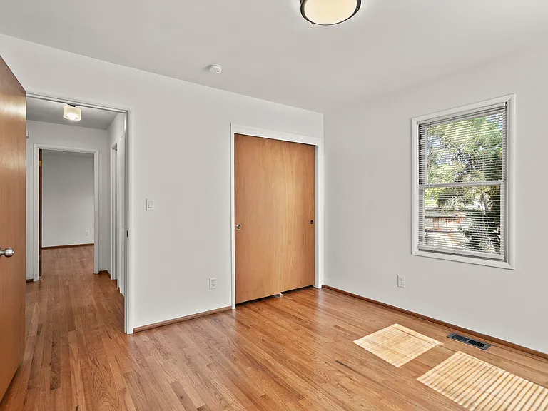 4815 SE Yamhill St — Photo 4