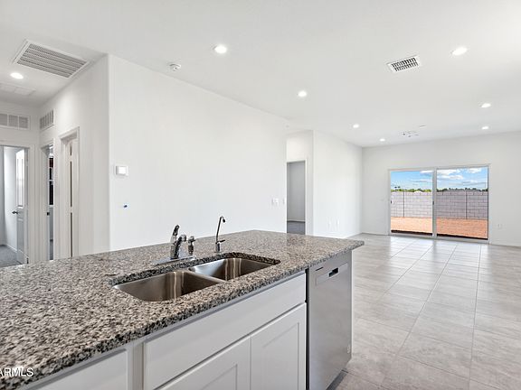 4th image of 1512 E LARDNER Drive