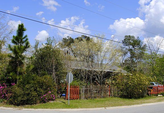 Panoramic front corner view