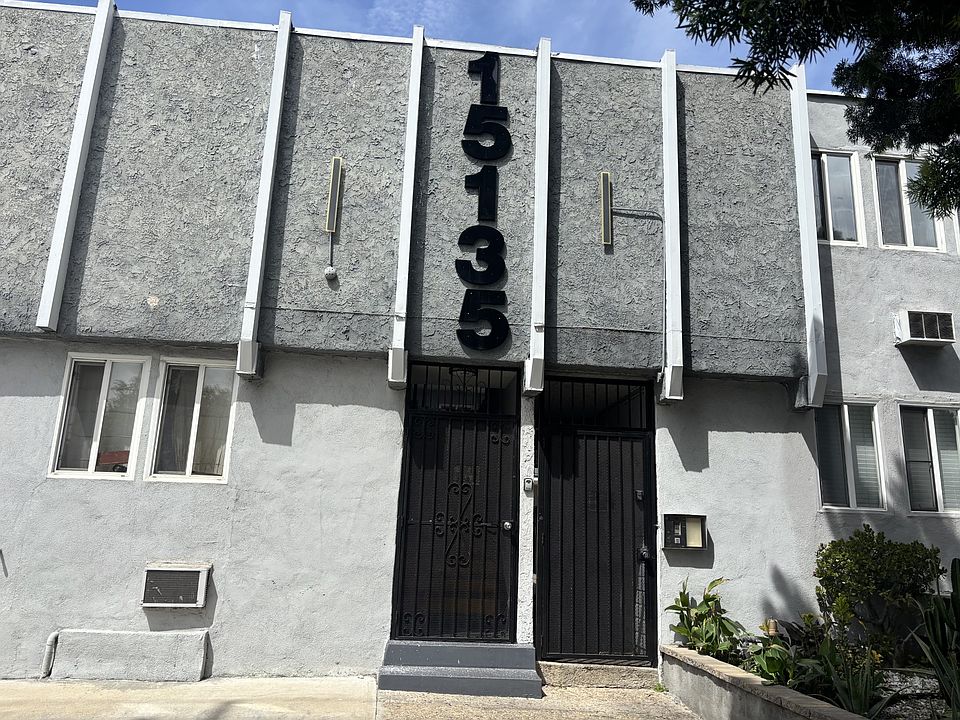 15135 Victory Blvd, Van Nuys, CA 91411 | Zillow