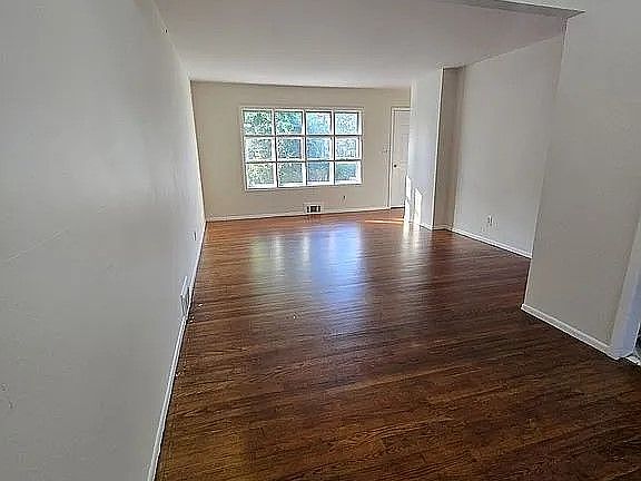 5th image of 681 Aldrich Rd
