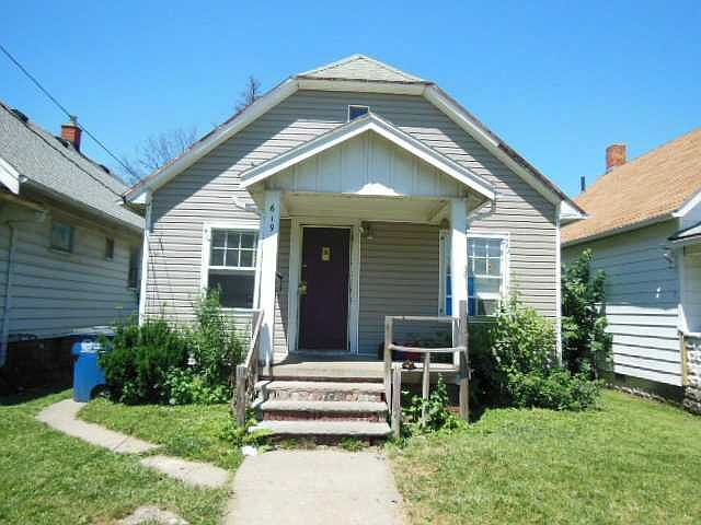 2nd image of 619 Bronson Ave