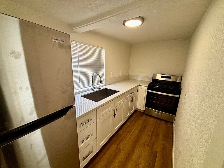 1014 S Evans St #3 — Photo 6