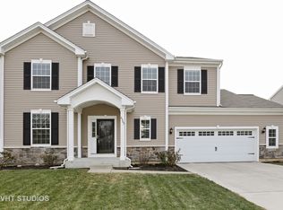 2365 Kelsey Ct, Lindenhurst, IL 60046