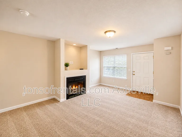 85 Farington Cir — Photo 3