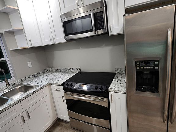 5th image of 1104 W Gonzalez St #B